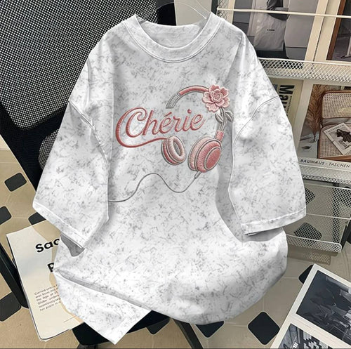 سويت شيرت نسائي “Chérie” 🎧🌸