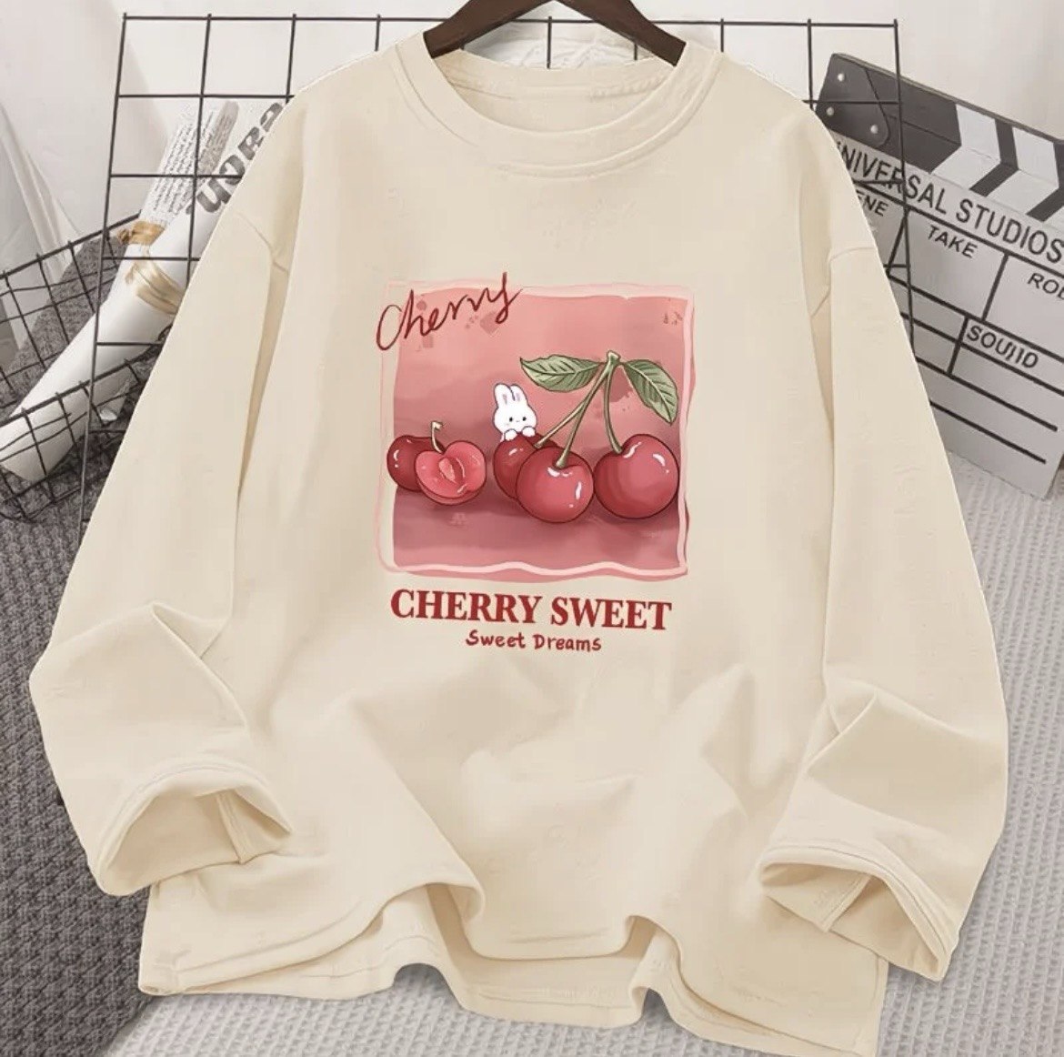 Sweatshirt