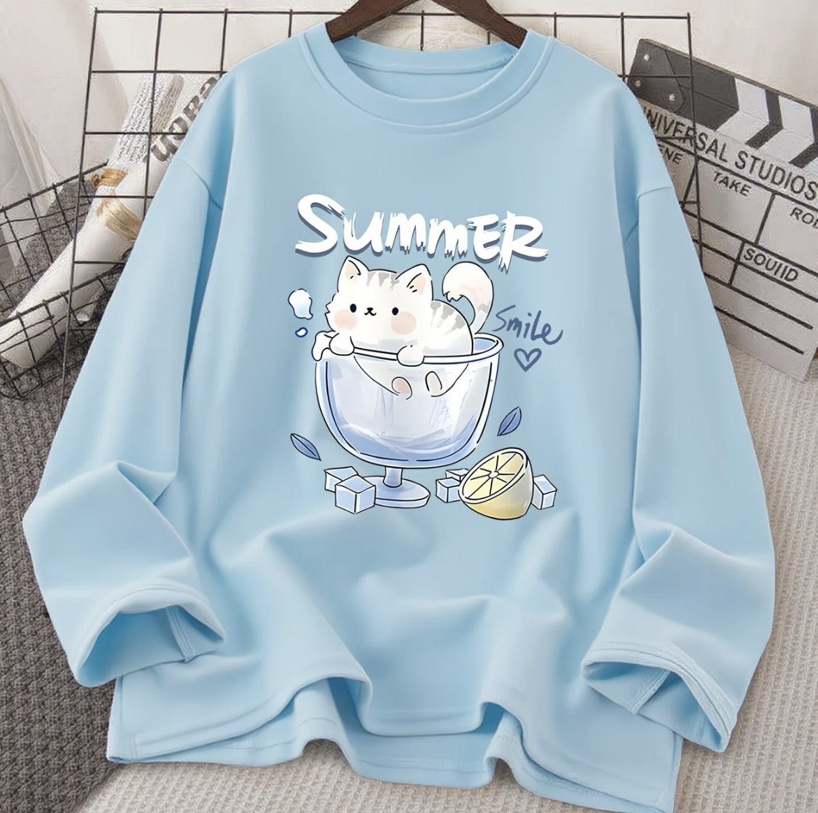 Sweatshirt